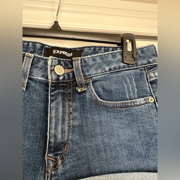 Express Medium Dark Denim Shorts - Picture 2 of 4